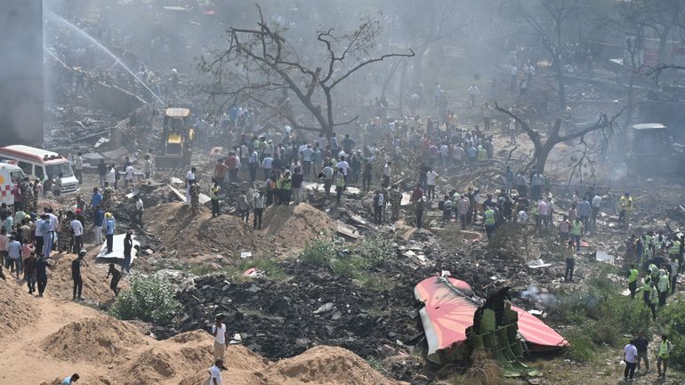 Crash du Boeing d'Air India : une des deux boîtes noires a été retrouvée