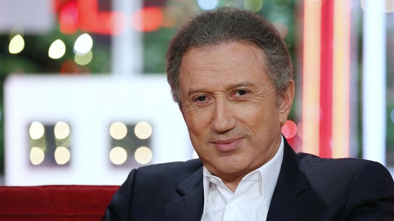 Le taulier de la télé Michel Drucker raconte 50 ans de carrière dans son  premier 'one man show' - RTBF Actus