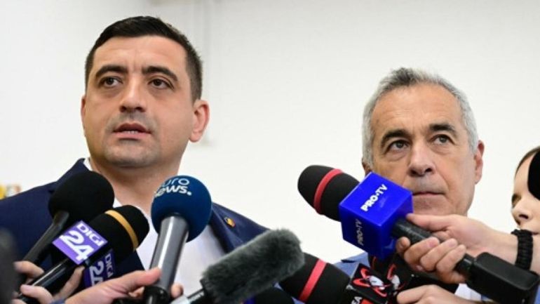 Présidentielle en Roumanie : le candidat d'extrême droite largement en tête du premier tour