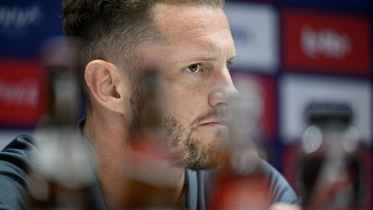 Mats Rits répond ironiquement aux critiques sur le jeu d'Anderlecht : 