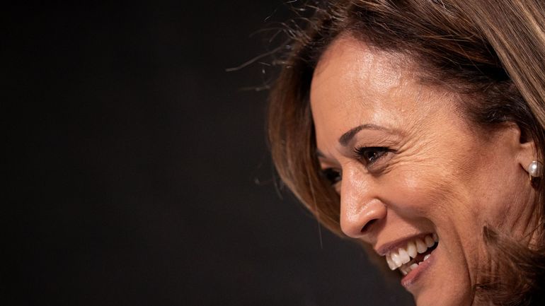 Avec le retrait de Biden, Kamala Harris est-elle la candidate providentielle ? Bilan d'une vice-présidente habituée aux premières