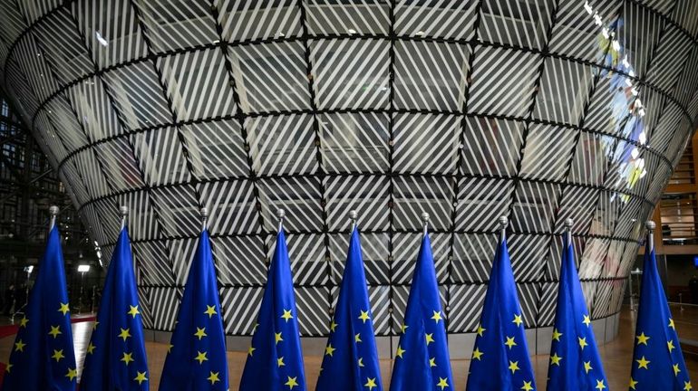 La Commission européenne veut assouplir ses règles pour le renvoi de demandeurs d'asile vers des pays tiers