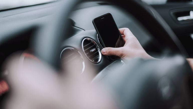 Distraction numérique au volant : une nouvelle campagne pour rappeler les risques