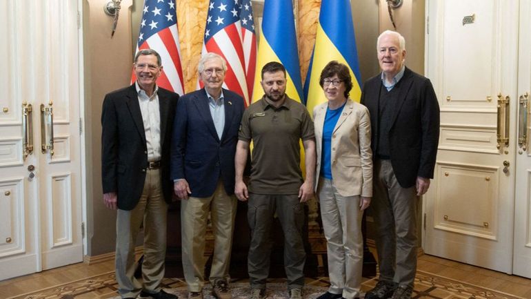 Guerre en Ukraine : Zelensky rencontre à Kiev le chef des sénateurs républicains américains