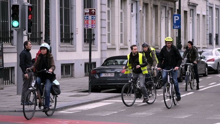 En Belgique, de plus en plus de travailleurs de petites et moyennes entreprises circulent à vélo