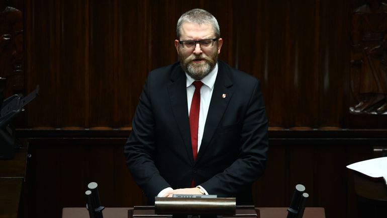 Pologne : levée de l'immunité parlementaire d'un député d'extrême droite après un acte antisémite