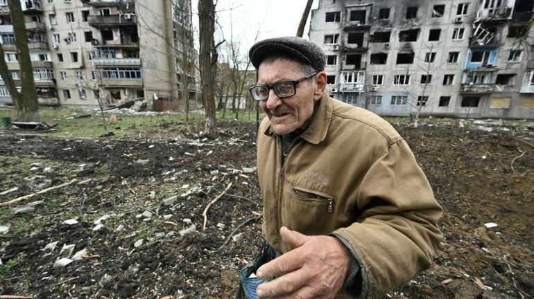 Guerre en Ukraine : à Avdiivka, dans l'est, des habitants âgés s'accrochent, 