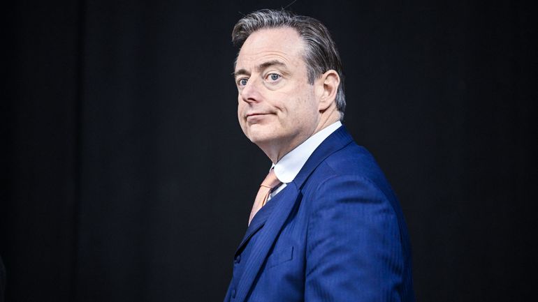 Mandat d'arrêt confirmé pour quatre individus suspectés de préparer des attentats et de viser Bart De Wever