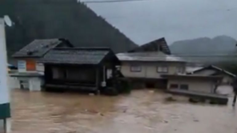 Japon : des dizaines de milliers d'évacuations en cours en raison de risques d'inondations