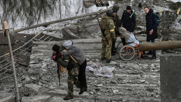 Une mosquée abritant 80 civils bombardée à Marioupol, selon le gouvernement ukrainien