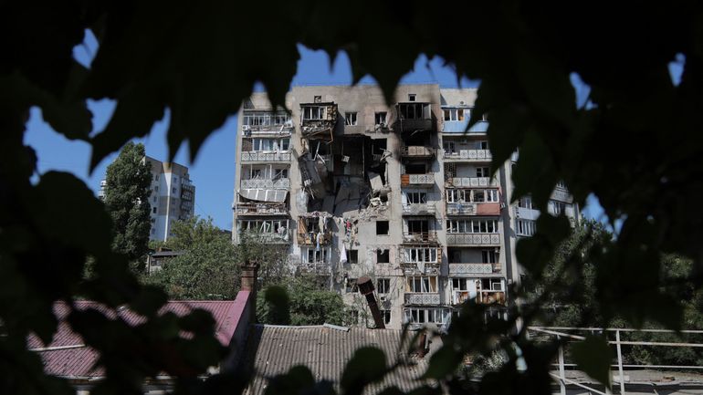 Une famille tuée dans des attaques nocturnes russes en Ukraine et deux morts dans des frappes ukrainiennes sur Sotchi, en Russie