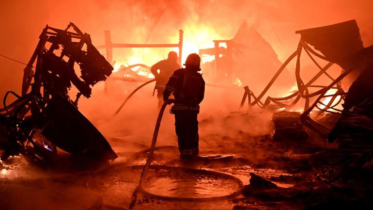Guerre en Ukraine : de nouvelles attaques russes sur Kharkiv provoquent d'importants incendies