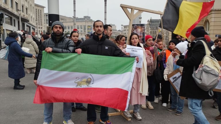 Bruxelles : une centaine de personnes manifestent contre les exécutions en Iran