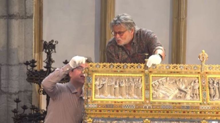 Liège : Saint Lambert a été sorti de son reliquaire 1300 ans après sa mort, place à l'autopsie