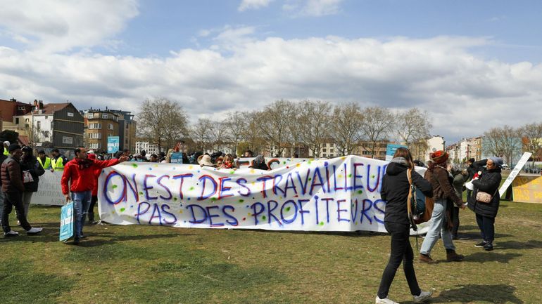 Bruxelles : marche de sans-papiers entre 