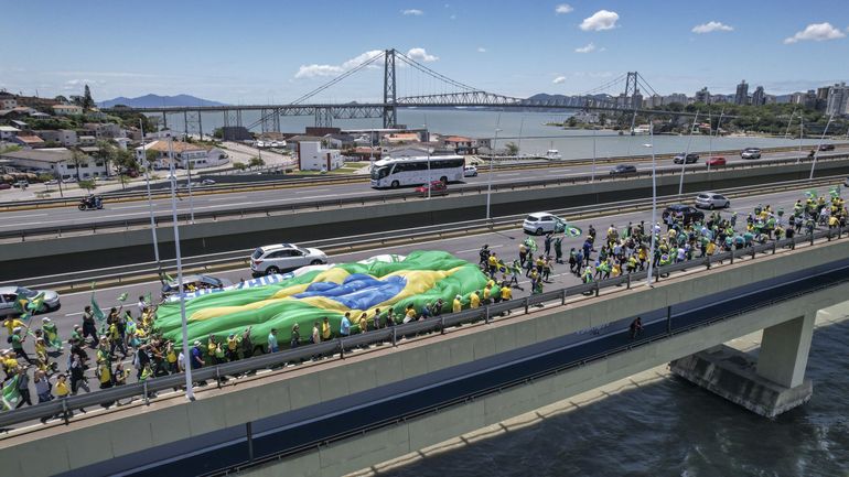 Brésil : le président vaincu Jair Bolsonaro demande à ses partisans de débloquer les routes