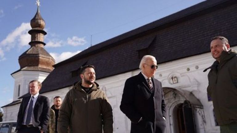 Guerre en Ukraine : Visite surprise à Kiev de Joe Biden, qui promet plus d'aide militaire
