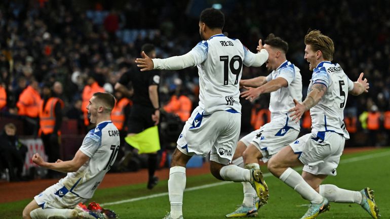 Bien aidé par… Dendoncker, Stevenage, pensionnaire de D4, renverse Aston Villa et crée la sensation en FA Cup !