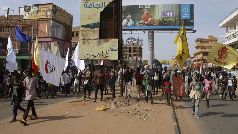 Des milliers de manifestants au Soudan, sous les gaz lacrymogènes