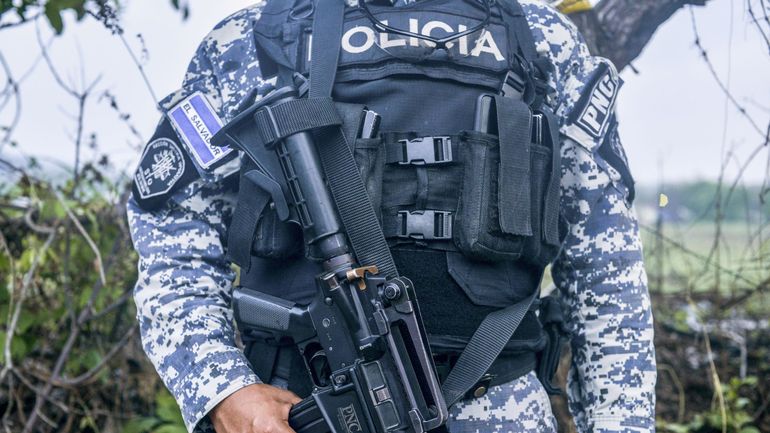 Gangs au Salvador : 10.000 soldats et policiers cernent une ville