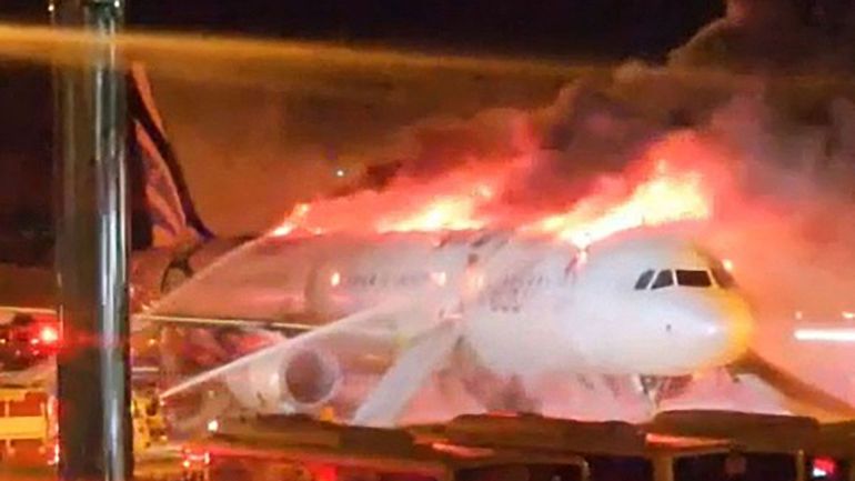 Corée du Sud : un avion prend feu sur la piste de l'aéroport de Busan, 176 passagers évacués