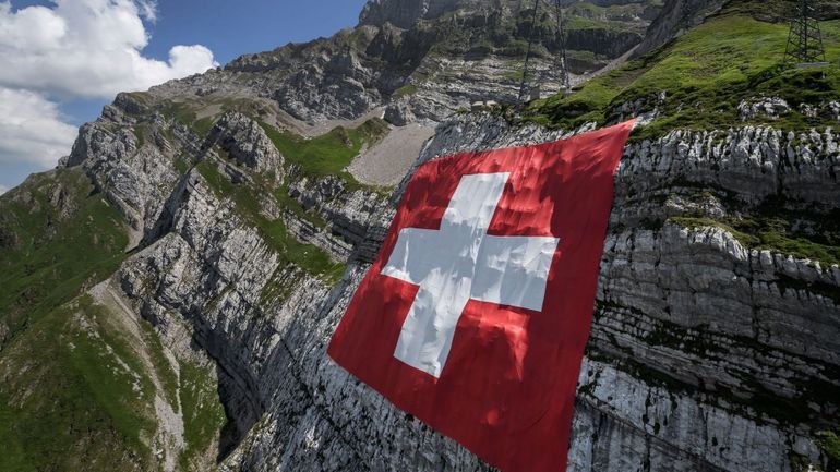 Suisse: Genève interdit les symboles de haine, notamment nazis, dans l'espace public