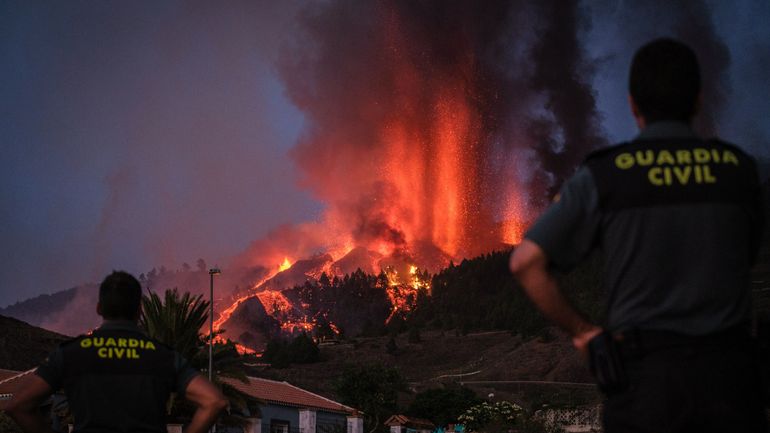 Eruption d’un volcan aux Canaries : entre 5000 et 10.000 personnes vont être évacuées (photos et vidéos)
