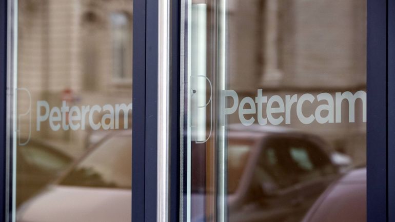 La banque Degroof Petercam attaque deux de ses ex-employés pour vol de données (PRESS)