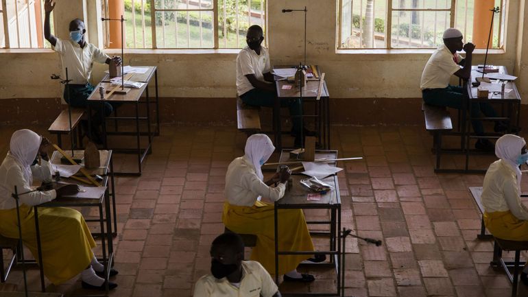 En Ouganda, les écoles s'apprêtent à rouvrir lundi après près de deux ans de fermeture à cause du coronavirus