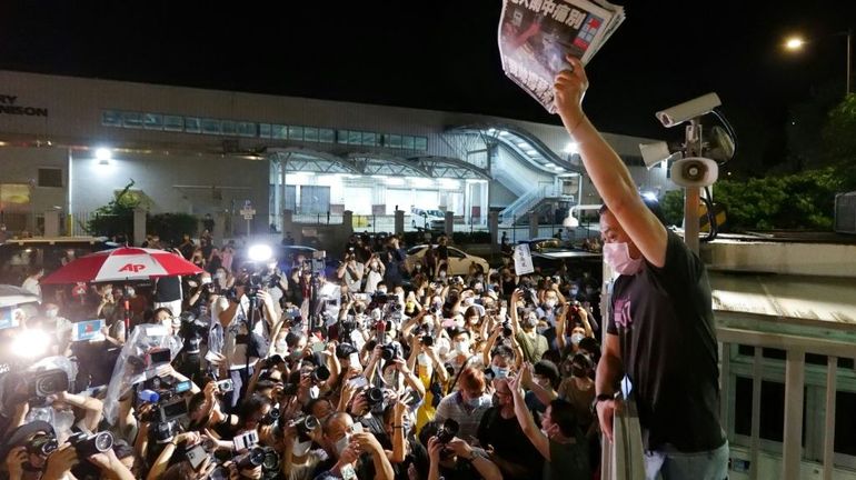 Les Hongkongais s'arrachent la dernière édition du journal Apple Daily