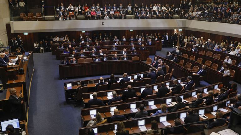 Guerre Israël-Gaza : le parlement israélien prolonge l'état d'urgence d'un an