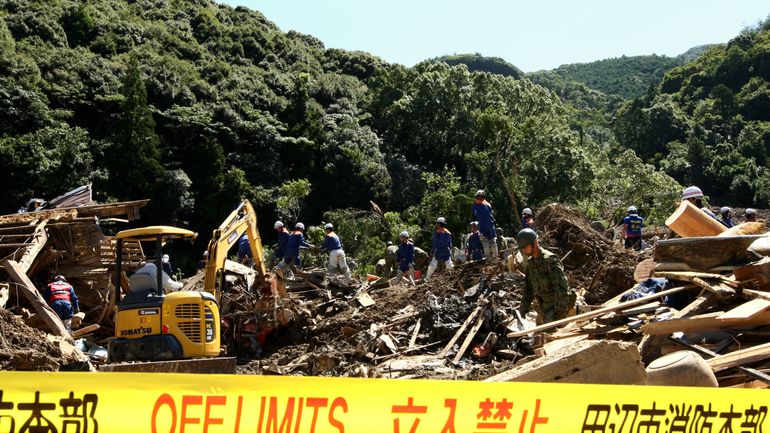 Japon : le typhon Talas fait deux morts et provoque des coupures électriques
