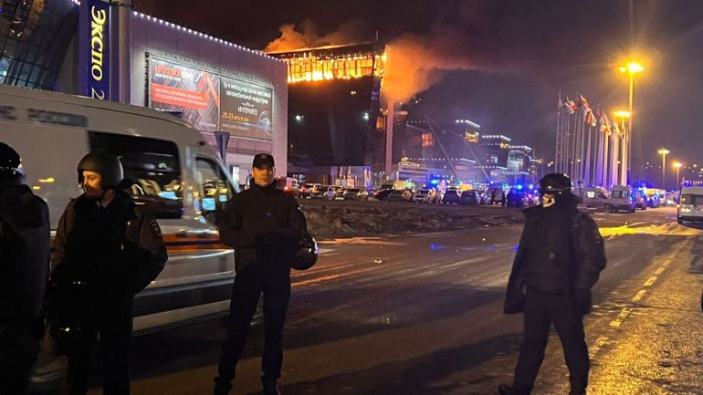 Russie : ce que l'on sait de l'attaque d'une salle de concert à Moscou qui a fait au moins 115 morts et 100 blessés