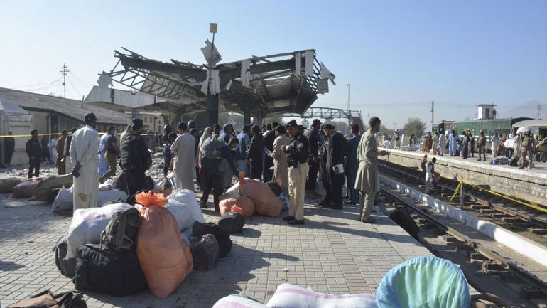 Pakistan: au moins 25 morts dans une explosion dans la principale gare du Baloutchistan