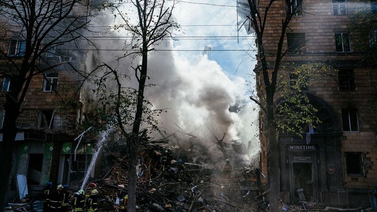 Guerre en Ukraine : 12 morts à Zaporijjia dans les bombardements de ce dimanche, selon un nouveau bilan