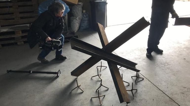 En Ukraine, l'ingénieuse reconversion des industriels pour aider l'effort de guerre