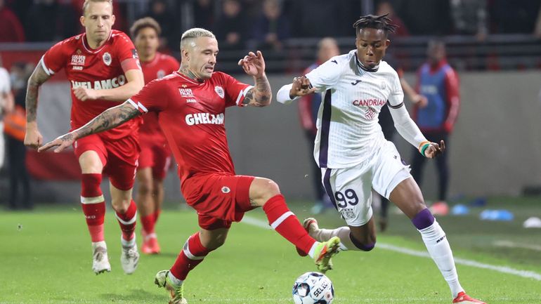 Radja Nainggolan : "Ce qu’on dit de moi ne m’intéresse pas, le plus important c’est le terrain"
