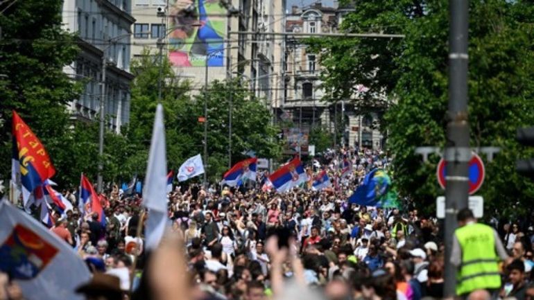Manifestations en Serbie : les étudiants appellent à des élections anticipées