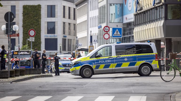 Allemagne : une femme blesse cinq personnes au couteau dans un bus à Siegen