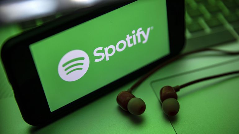 Spotify annonce des mesures contre la désinformation après le boycott de Neil Young et Joni Mitchell