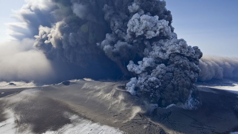 Treize ans après la dernière terrible éruption de l'Eyjafjallajökull, état d'urgence en Islande après plusieurs séismes, Grindavik évacuée (carte)
