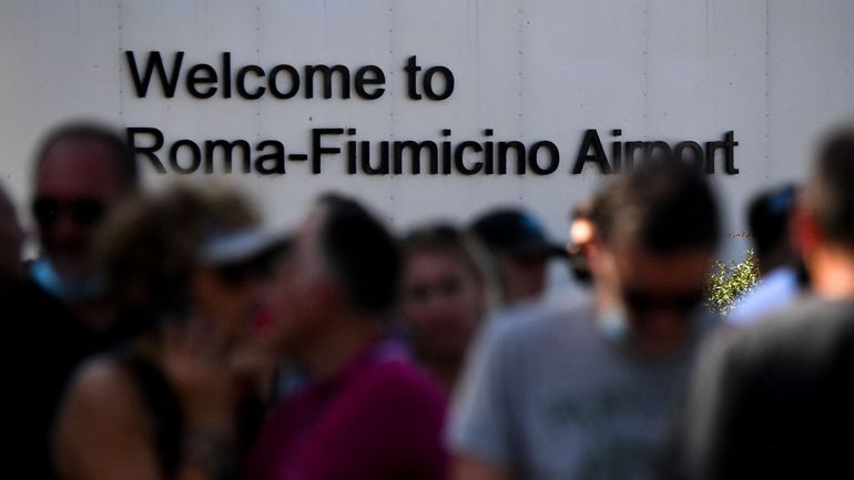 Transport aérien : plus de 200 vols annulés en raison d'une grève 