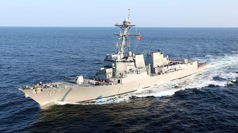 Attaques en mer Rouge : nouveaux tirs de missiles houthis contre un navire de guerre américain