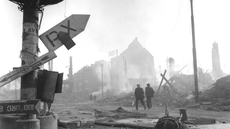 Le champ de ruines après la Bataille des Ardennes : pénurie, crainte d'épidémie et une difficile reconstruction