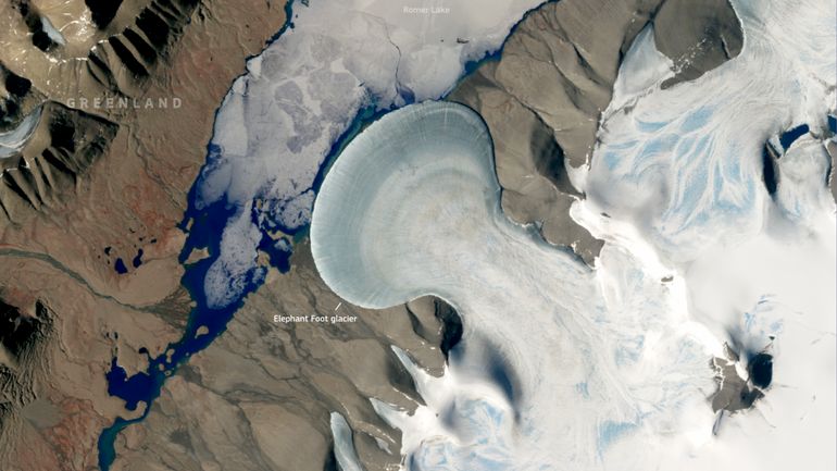 L'image satellite du jour : l'étonnant glacier en forme de pied d'éléphant au Groenland