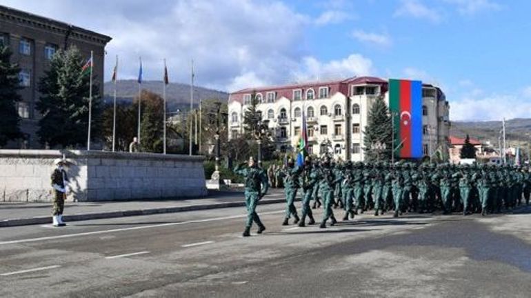Conflit au Haut-Karabakh : l'Azerbaïdjan organise une parade militaire dans la capitale du Haut-Karabakh