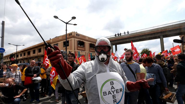 Roundup et cancer : Bayer condamné à verser près de 2,1 milliards de dollars, la firme va faire appel