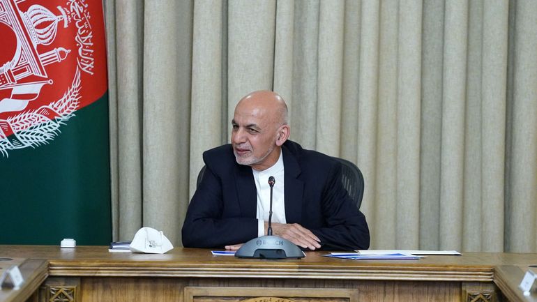 Le président afghan remplace deux ministres face à la progression des talibans