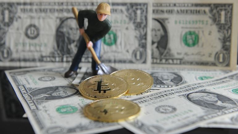 Le bitcoin passe au-dessus des 50.000 dollars l'unité pour la première fois depuis mai