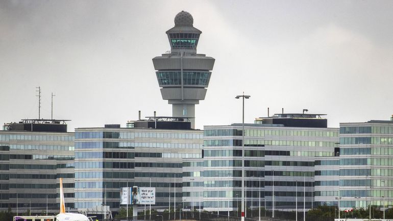 L'aéroport d'Amsterdam va interdire les jets privés et les vols de nuit : 